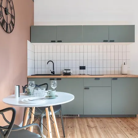 Retro Point Jezyce No2 Apartment *